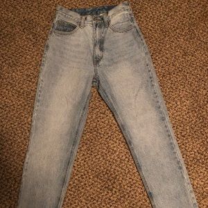 Light wash mom jeans